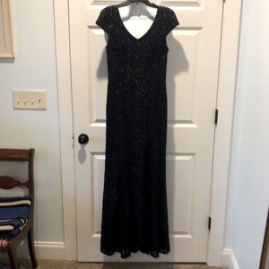 Formal evening dress. Prom or MOB Elegant navy mermaid style w/ sequins.